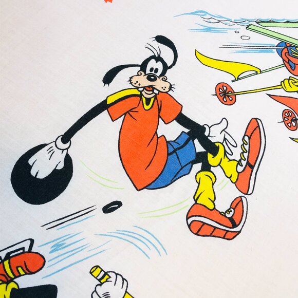 Vintage Sport Goofy TWIN Bed FLAT Top Sheet: Esmond Canada -Walt Disney Bedding - Picture 9 of 13